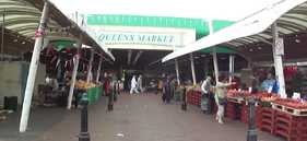 Торговцы Queen's Market призывают мэрию вмешаться в дела о дискриминации